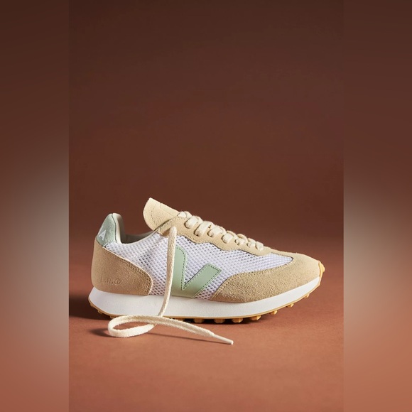 Veja Rio Branco Light Aircell trainers in the Lunar Matcha colorway size US 6 - Picture 2 of 13